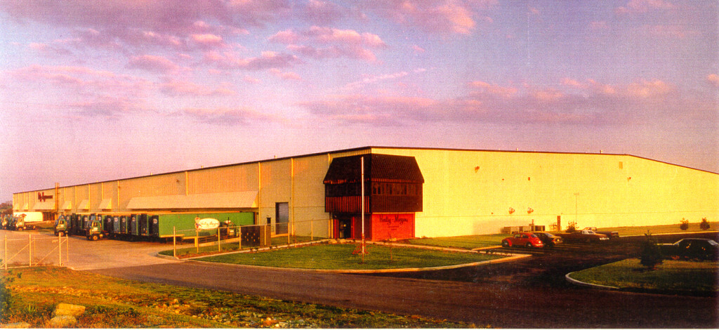 The outside of the Heilig-Meyers Distribution Center